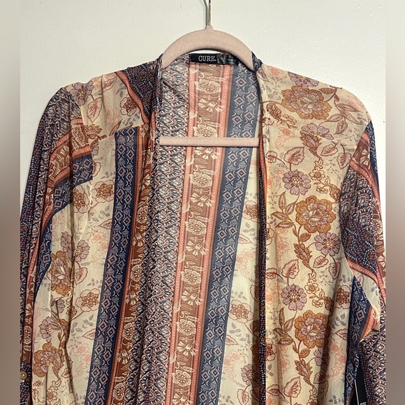 NWT. Woman’s CURE. mesh Kimono in a red / tan floral pattern. Size L. - Picture 6 of 16